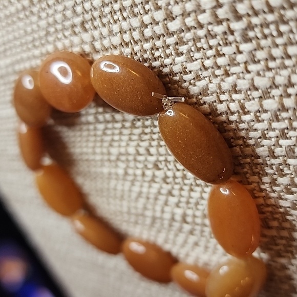 Elegant Brown Beaded Bracelet - Picture 2 of 3